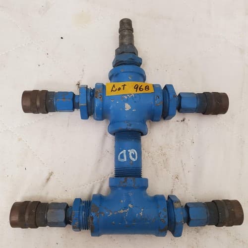Hydraulic Pneumatic Four Way Valve Manifold with Quick Connect Couplers LOT-968 - Thumbnail 2