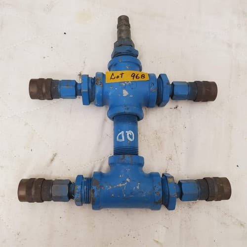 Hydraulic Pneumatic Four Way Valve Manifold with Quick Connect Couplers LOT-968 - Thumbnail 4