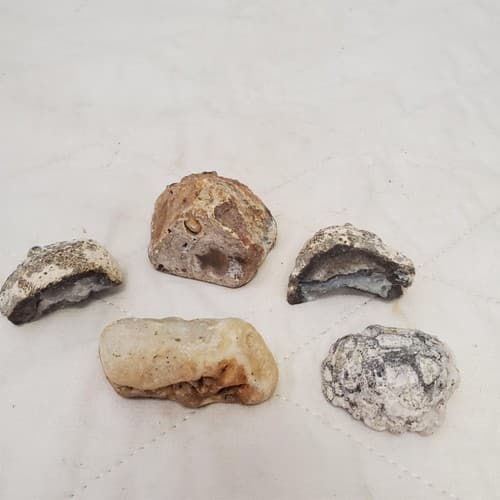 Natural Crystal Cave Crystal Wand Ore Ornaments Home Decor Aquarium Decoration - Thumbnail 2