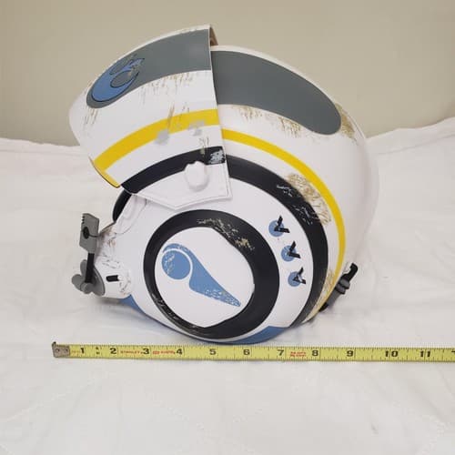 Poe Dameron X-Wing Youth Helmet Disney Galaxy's Edge 2024 Sound FX Cosplay - Thumbnail 3