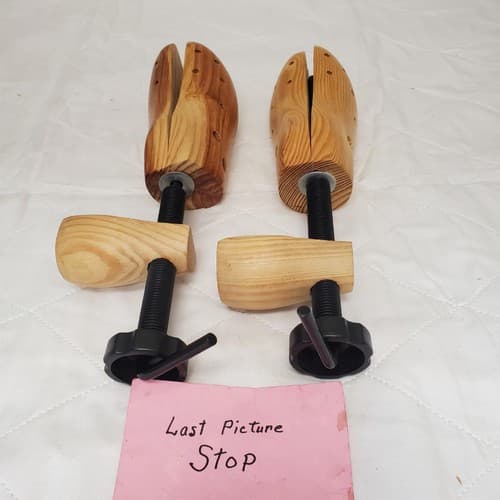 Wooden Shoe Stretcher for Women Adjustable Expander Widens Tight Shoes - Thumbnail 5