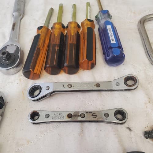 Lot of Assorted Ratchets, Drivers, Speed Handles & Other Hand Tools LOT 128 - Thumbnail 10