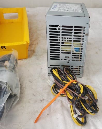 Lot of Laptop Charger 65W & Computer Power Supply 100-240V LOT 105 - Thumbnail 8