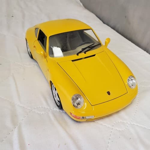 Burago 1993 Porsche 911 Carrera Car Yellow - Thumbnail 2
