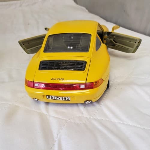 Burago 1993 Porsche 911 Carrera Car Yellow - Thumbnail 4