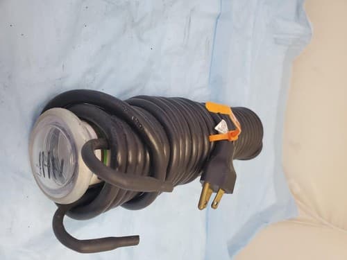 General Manufacturing Stubby II 13 Watt Fluorescent Light - USED - Image 1