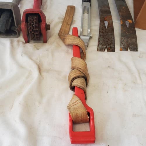 Lot of Crow Bar, Swivel Straight Knife, Grinding Wheel & Other Tools LOT 466 - Thumbnail 11