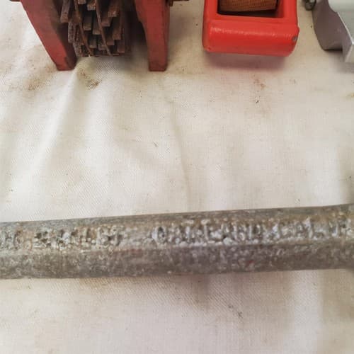 Lot of Crow Bar, Swivel Straight Knife, Grinding Wheel & Other Tools LOT 466 - Thumbnail 15