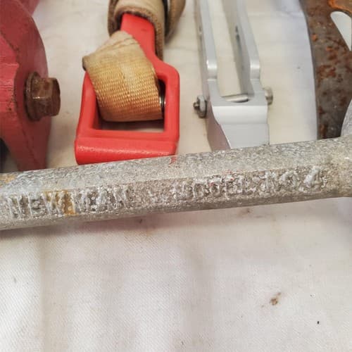 Lot of Crow Bar, Swivel Straight Knife, Grinding Wheel & Other Tools LOT 466 - Thumbnail 12