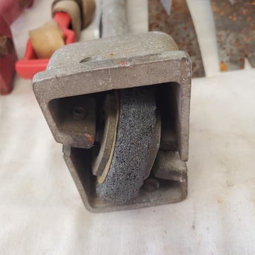 Lot of Crow Bar, Swivel Straight Knife, Grinding Wheel & Other Tools LOT 466 - Thumbnail 16