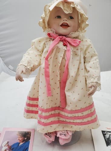 Yolanda Bello Sarah Porcelain Doll Picture Perfect Babies Edwin M. Knowles - Thumbnail 2