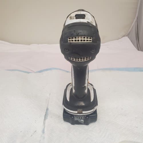 Makita BDF452 18V Cordless Driver Drill with BL1820B Lithium-Ion Battery LOT-359 - Thumbnail 4