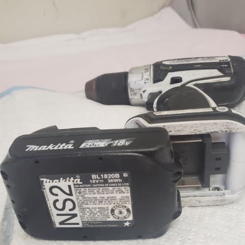 Makita BDF452 18V Cordless Driver Drill with BL1820B Lithium-Ion Battery LOT-359 - Thumbnail 6