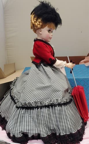 Madame Alexander #2245 Monet Doll with Box & Stand - Thumbnail 9