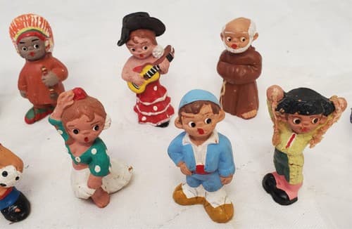 Lot of 10 Vintage Terra Cotta Spanish Mud People Figurines - Thumbnail 4