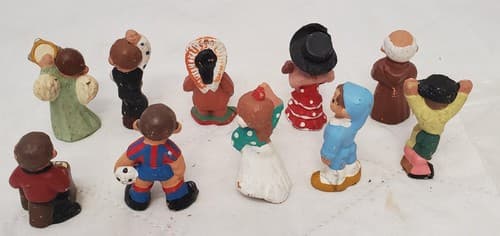 Lot of 10 Vintage Terra Cotta Spanish Mud People Figurines - Thumbnail 5