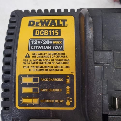 Dewalt DCB115 12V MAX 20V Lithium-Ion Battery Charger LOT-615 - Thumbnail 2
