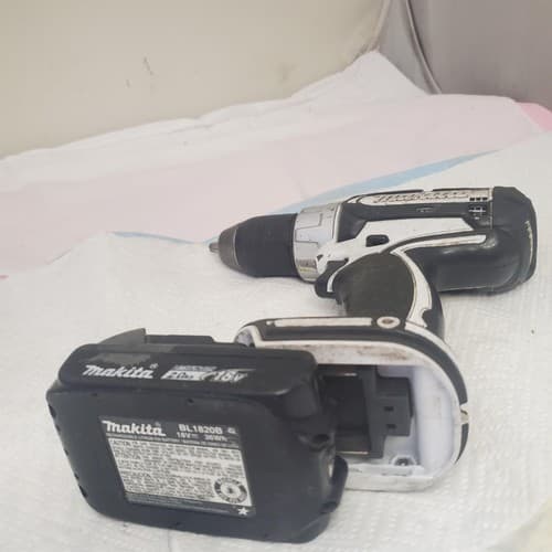 Makita BDF452 18V Cordless Driver Drill with BL1820B Lithium-Ion Battery LOT-435 - Thumbnail 8