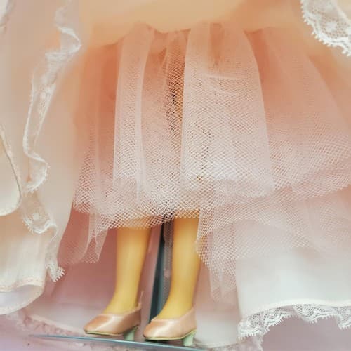 Madame Alexander #1655 Elise Bridesmaid Doll with Box & Stand - Thumbnail 10