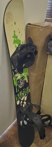 Burton Freestyle Snowboard with Binding 145 cm Long - Thumbnail 4