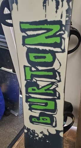 Burton Freestyle Snowboard with Binding 145 cm Long - Thumbnail 2