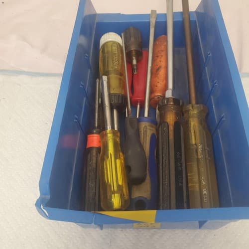 Lot of 13 Assorted Screwdriver Set & Nut Drivers LOT-392 - Thumbnail 3