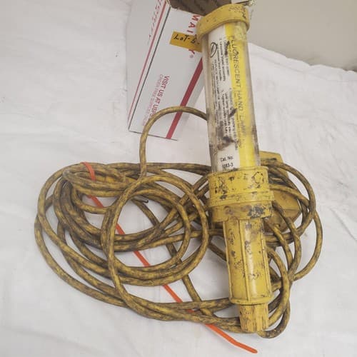 Fluorescent 13W 120V Portable Handheld Work Light LOT-522 - Image 1