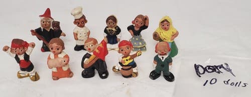 Lot of 10 Vintage Terra Cotta Miniature Spanish Mud People Figurines - Thumbnail 2