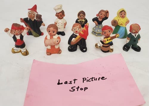 Lot of 10 Vintage Terra Cotta Miniature Spanish Mud People Figurines - Thumbnail 6