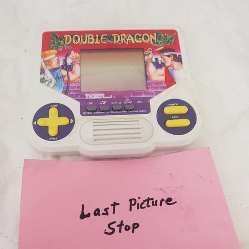 Vintage 1988 Tiger Electronics Double Dragon LCD Video Game - Thumbnail 4