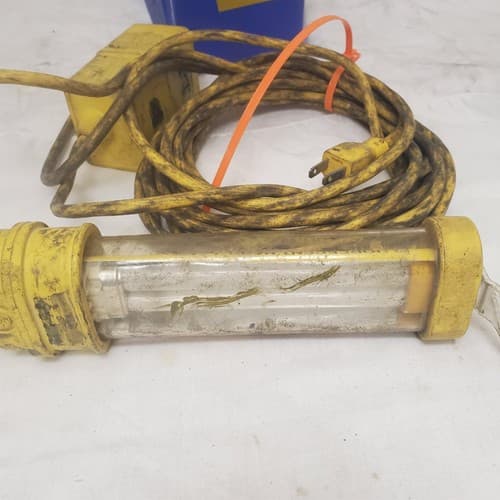 Fluorescent 13W 120V Portable Handheld Work Light LOT-54 - Thumbnail 4