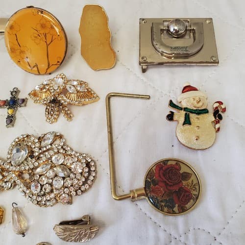 Lot of Assorted Various Brooch, Hair Clips, Pendent & Swiss Knife LOT-9 - Thumbnail 4