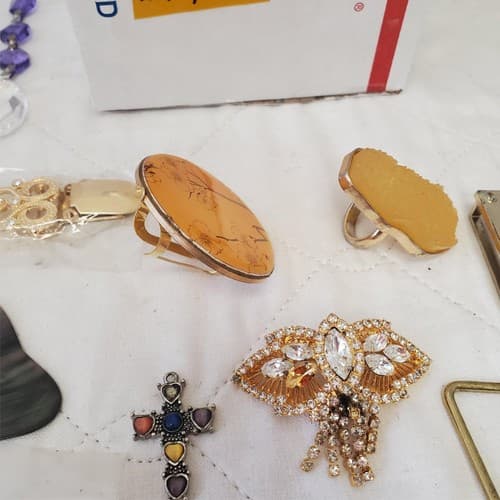 Lot of Assorted Various Brooch, Hair Clips, Pendent & Swiss Knife LOT-9 - Thumbnail 9