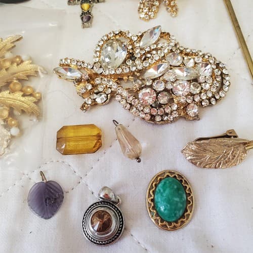 Lot of Assorted Various Brooch, Hair Clips, Pendent & Swiss Knife LOT-9 - Thumbnail 7