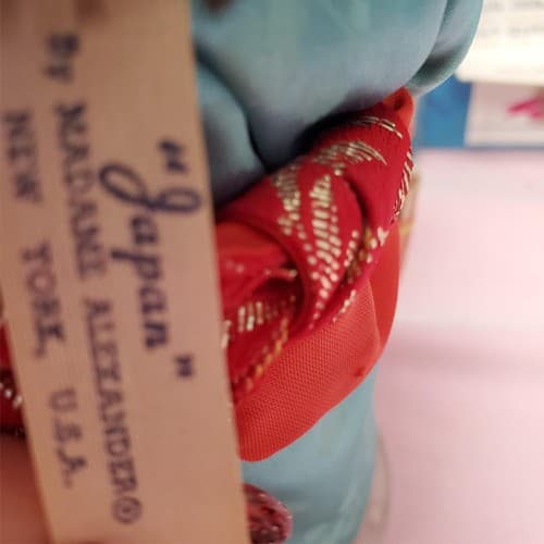 Set Of 4 Vintage Madame Alexander Miniature Showcase Series Dolls - Thumbnail 5