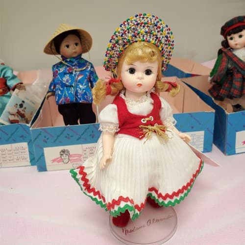 Set Of 4 Vintage Madame Alexander Miniature Showcase Series Dolls - Thumbnail 12
