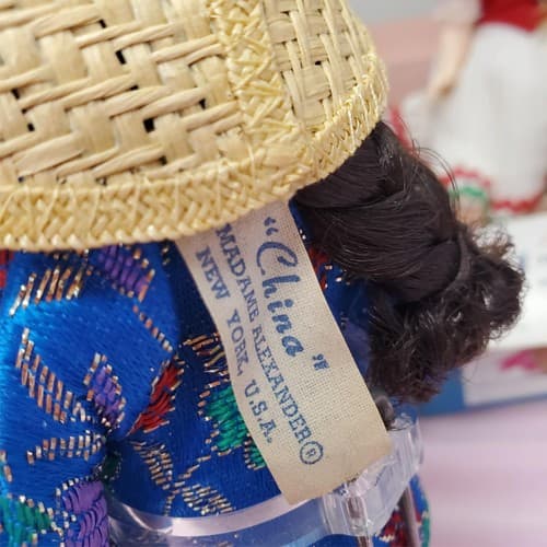 Set Of 4 Vintage Madame Alexander Miniature Showcase Series Dolls - Thumbnail 9