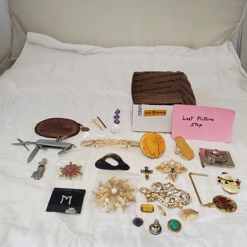 Lot of Assorted Various Brooch, Hair Clips, Pendent & Swiss Knife LOT-9 - Thumbnail 13