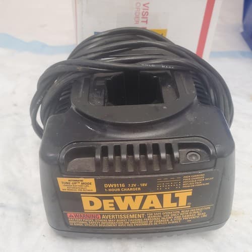 Dewalt DW9116 2V-18V 1 Hour Battery Charger LOT-701 - Image 1