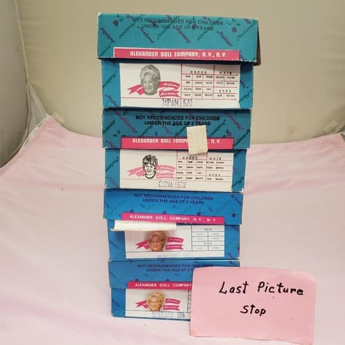 Set Of 4 Vintage Madame Alexander Miniature Showcase Series Dolls - Thumbnail 23