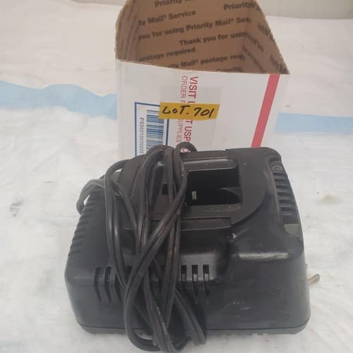 Dewalt DW9116 2V-18V 1 Hour Battery Charger LOT-701 - Thumbnail 5