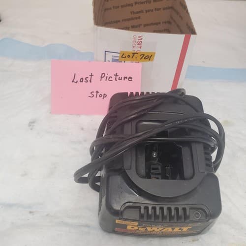 Dewalt DW9116 2V-18V 1 Hour Battery Charger LOT-701 - Thumbnail 8