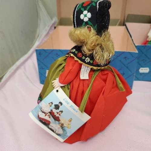 Set Of 5 Madame Alexander Friends From Foreign Lands Collection Dolls - Thumbnail 11