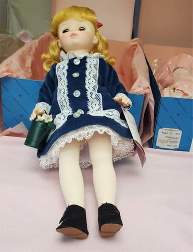 Madame Alexander #1585 Rebecca #1577 Renoir Dolls Set with Box - Thumbnail 10