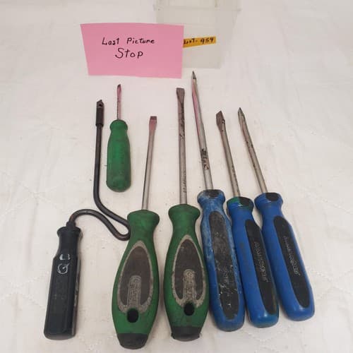 Lot of 7 Assorted Flathead Screwdrivers Set LOT-954 - Thumbnail 9