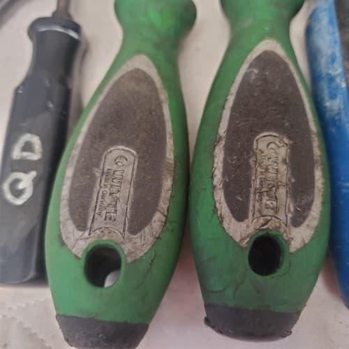 Lot of 7 Assorted Flathead Screwdrivers Set LOT-954 - Thumbnail 6