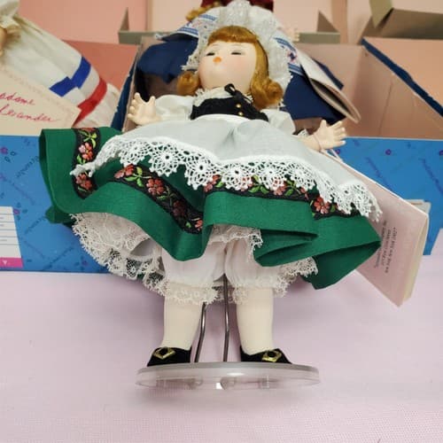 Set Of 5 Vintage Madame Alexander Miniature Showcase Dolls - Thumbnail 17