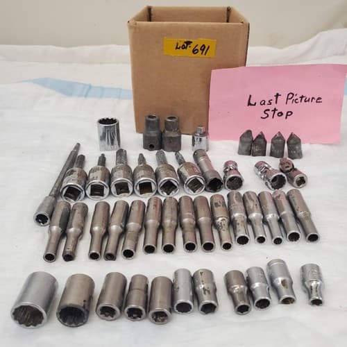 Large Lot of Assorted Mixed Drive Impact Sockets LOT-691 - Thumbnail 8
