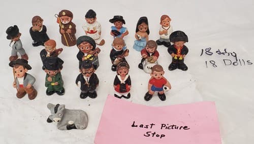 Lot of 18 Vintage Terra Cotta Spanish Mud People Figurines - Thumbnail 7