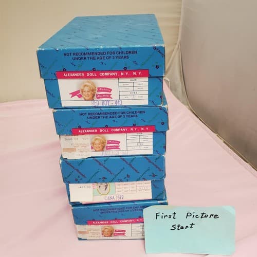 Set Of 4 Vintage Madame Alexander Miniature Showcase Series Dolls - Thumbnail 2